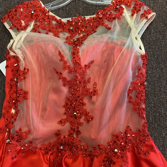 Little red dress - Picture 4 of 4